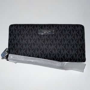 Michael Kors Jet Set Wallet Wristlet